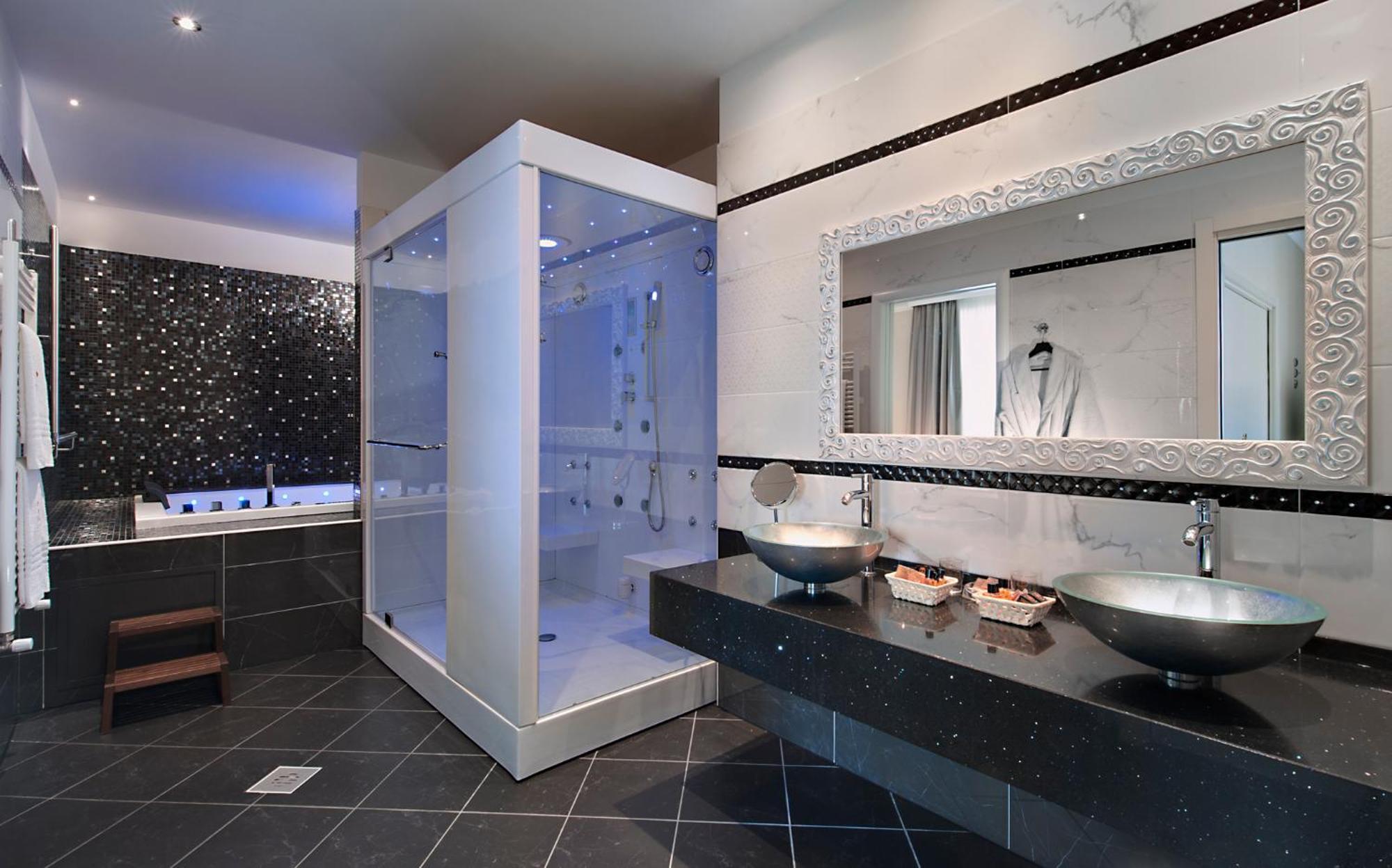 Suite Spa Bath