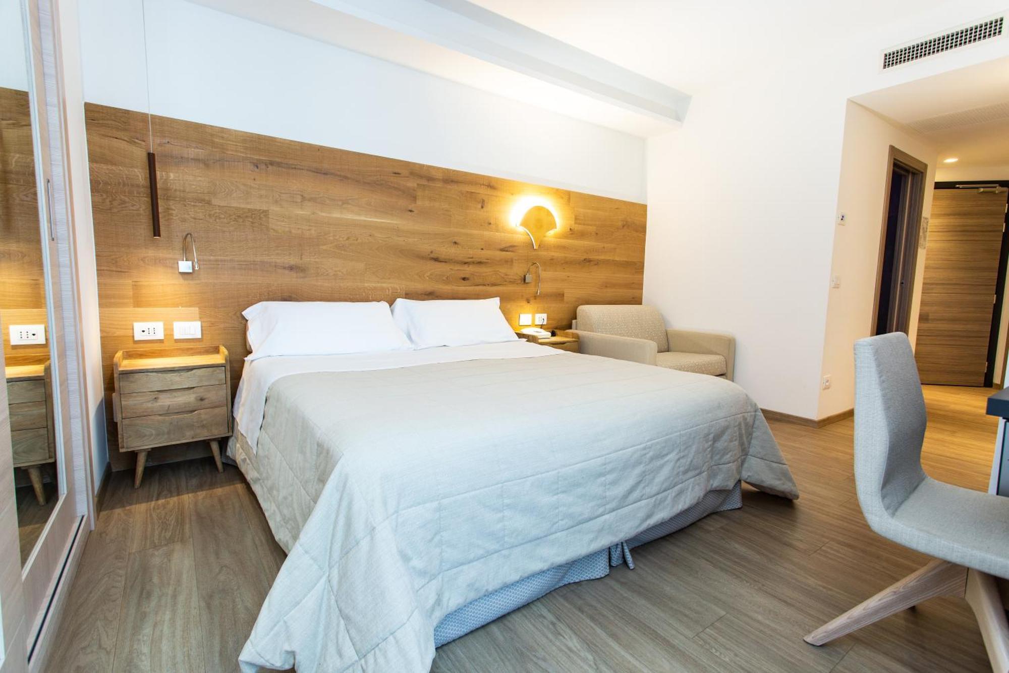Deluxe Double or Twin Room Balcony
